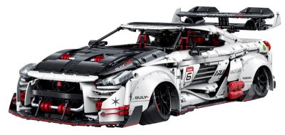 GT-R 1:8 mit Licht und Motorenset