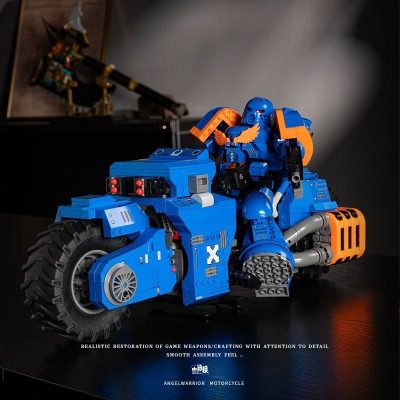 SpaceMarine auf Bike